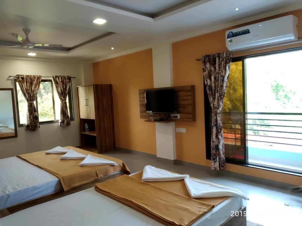 Lotus Hotel Nagaon Beach Alībāg Exteriér fotografie