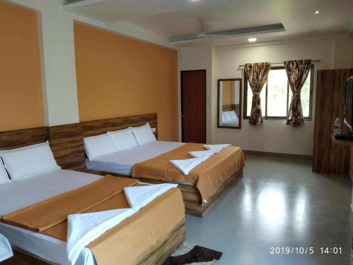 Lotus Hotel Nagaon Beach Alībāg Exteriér fotografie