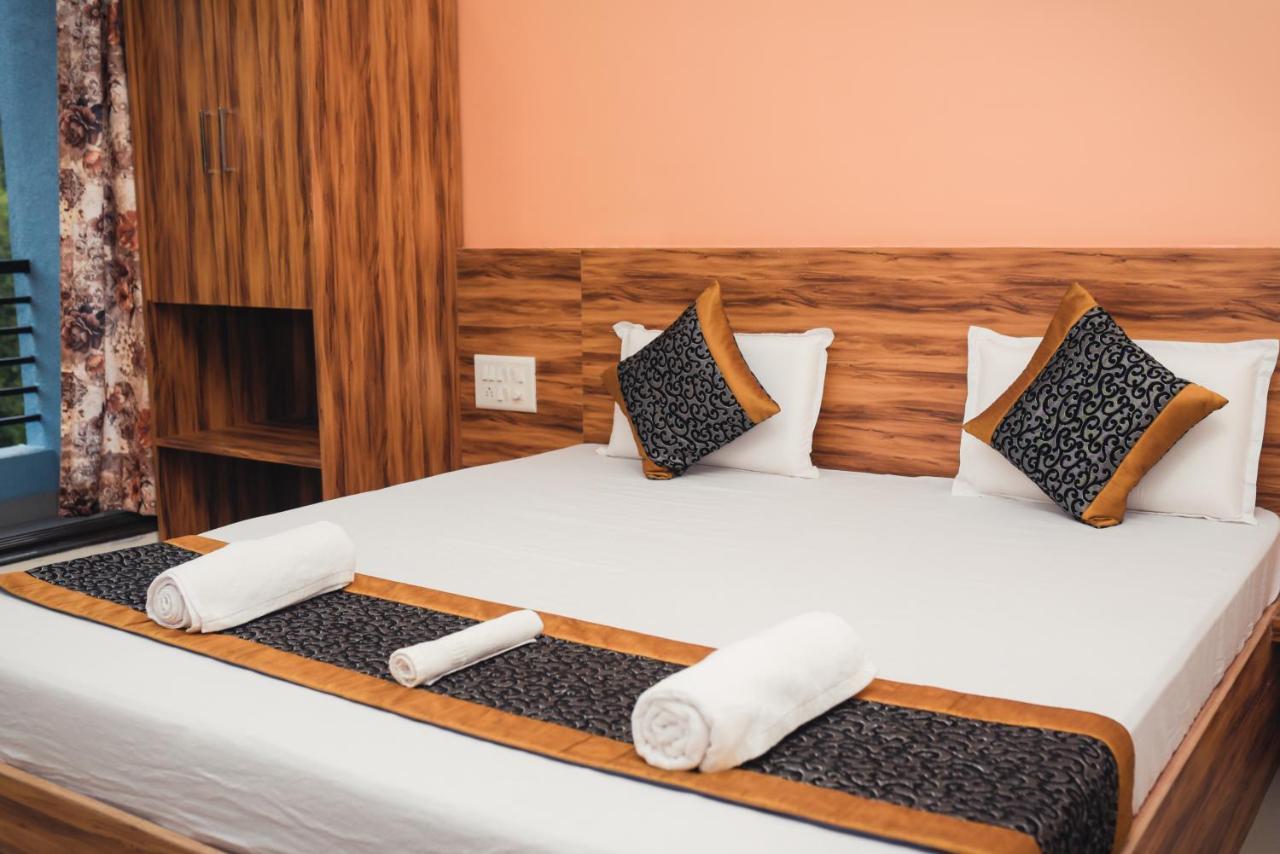 Lotus Hotel Nagaon Beach Alībāg Exteriér fotografie