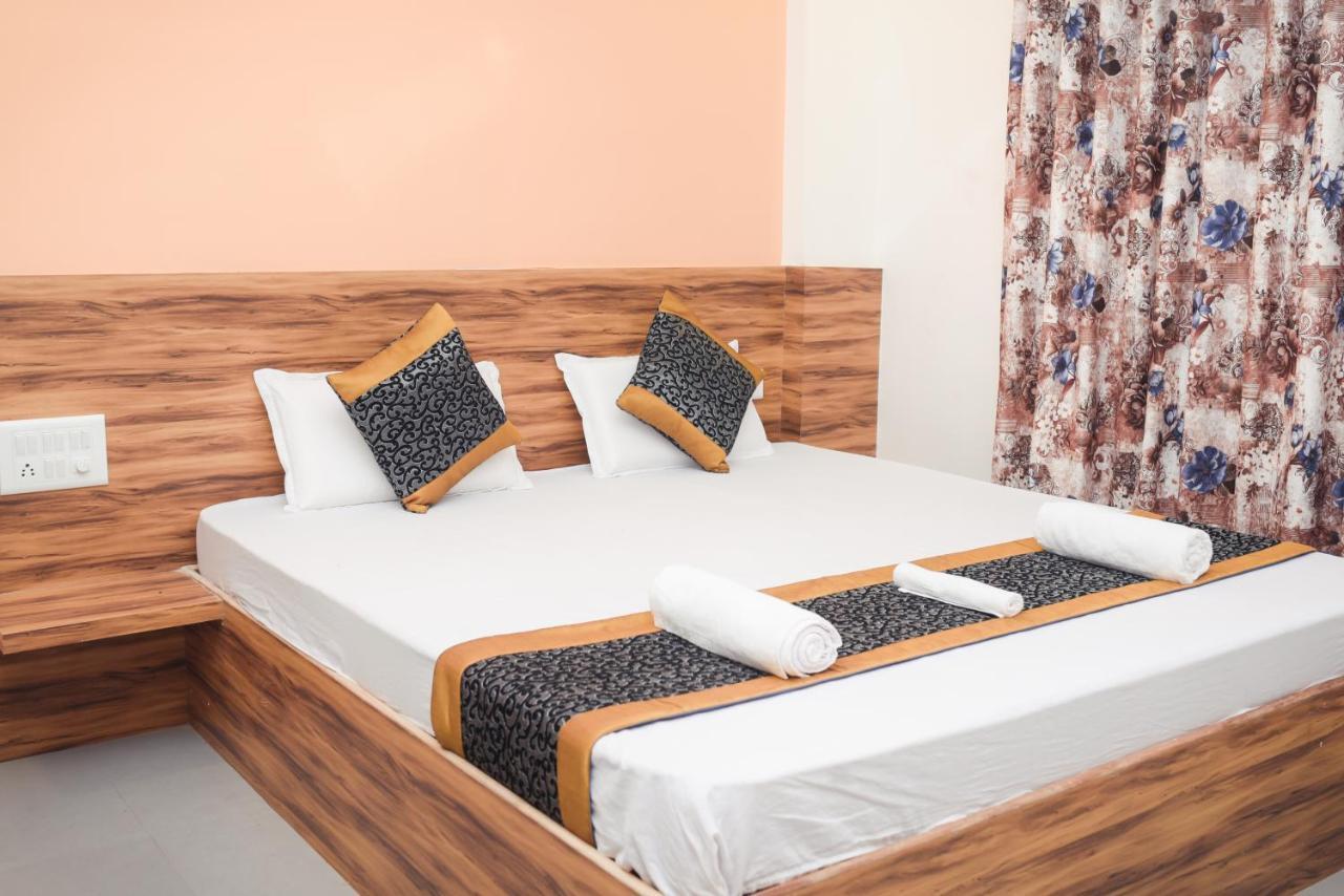 Lotus Hotel Nagaon Beach Alībāg Exteriér fotografie